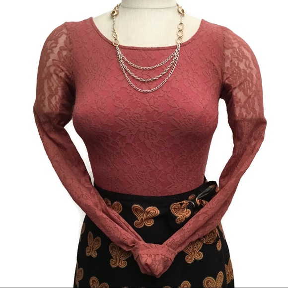 Long Sleeve Mauve Lace Top! - Picture 2 of 7